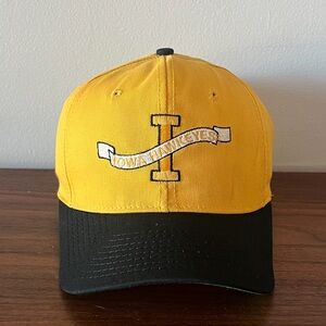 Vintage Iowa Hawkeyes Hat 90s Yellow‎ University SnapBack One Size